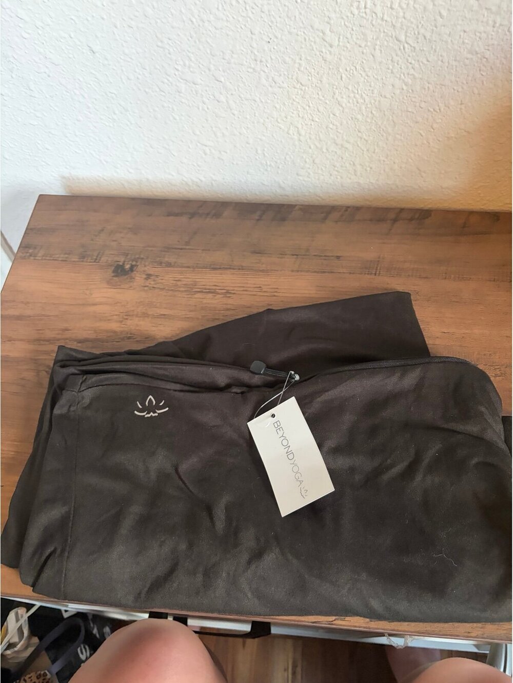 NWT Beyond Yoga Pocket Infinity Scarf Black O/S